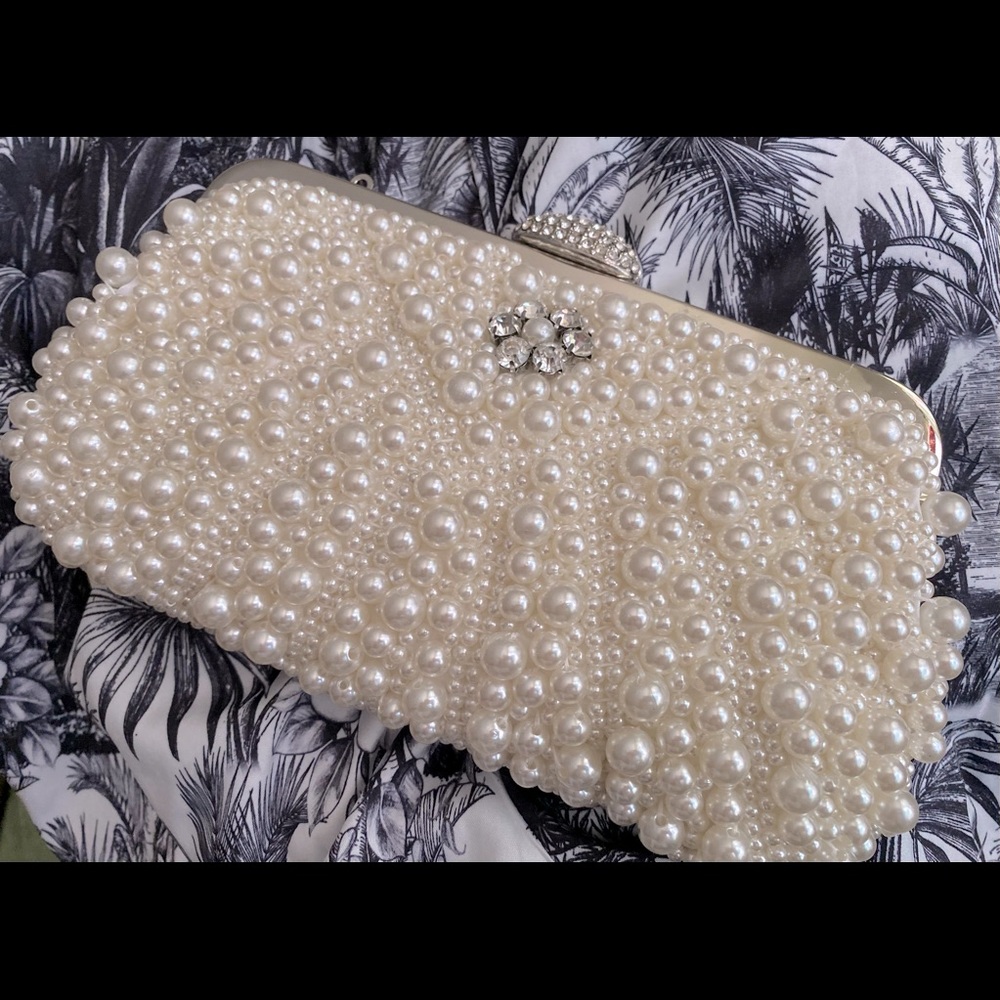PEARL STATEMENT CLUTCH SATCHEL HANDBAG SHOULDER